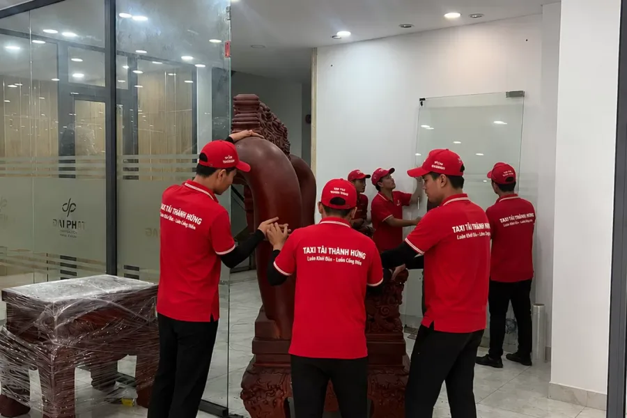 Đội xe tải Taxi Tải Thành Hưng hơn 26 năm kinh nghiệm