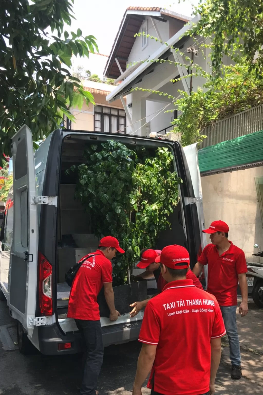 Dịch vụ chuyển nhà trọn gói tại Quận 9 - Xe Tải Thành Hưng