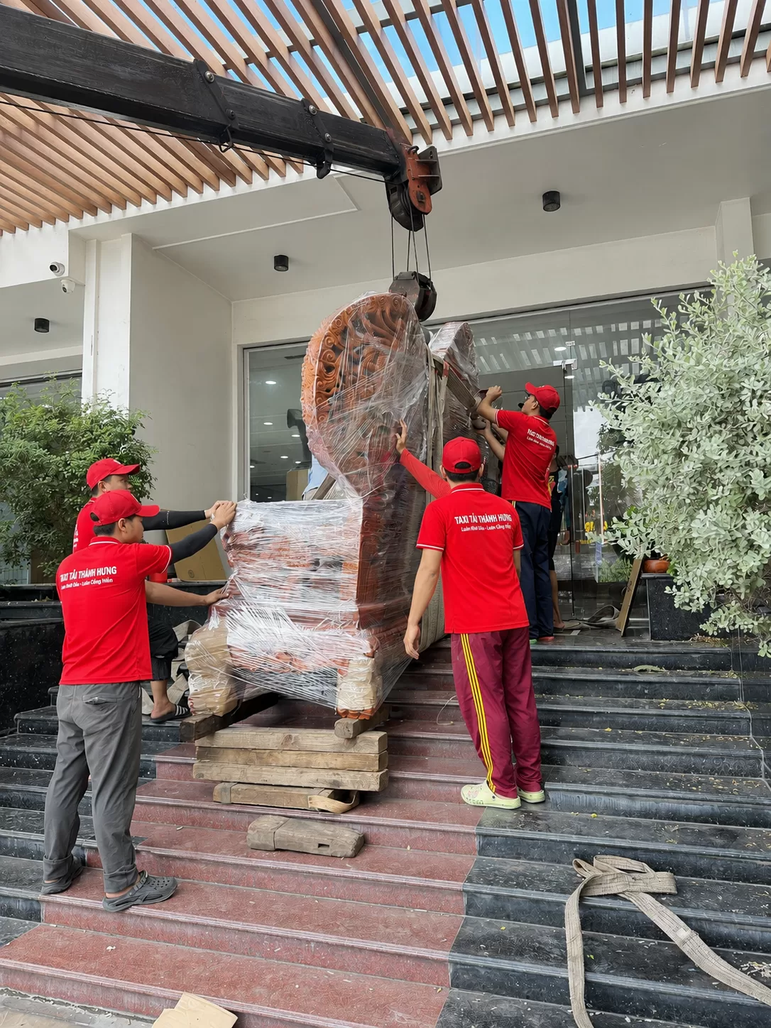 Dịch vụ chuyển nhà trọn gói tại Quận 10 - Xe Tải Thành Hưng