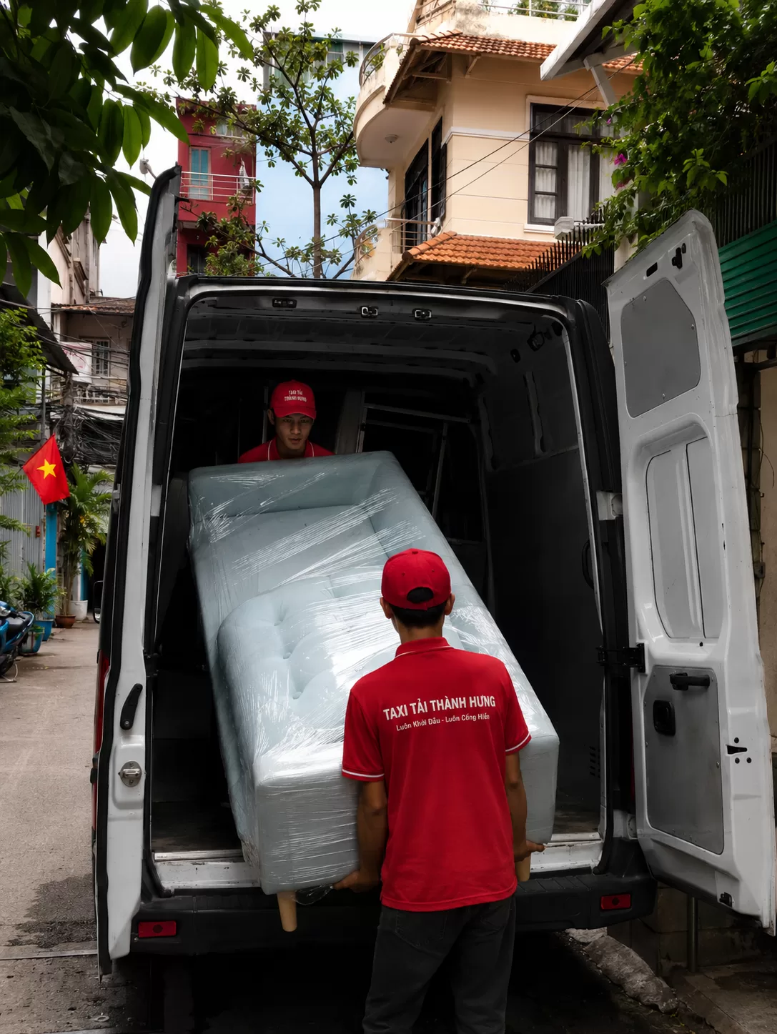 Dịch vụ chuyển nhà trọn gói tại Quận 4 - Xe Tải Thành Hưng